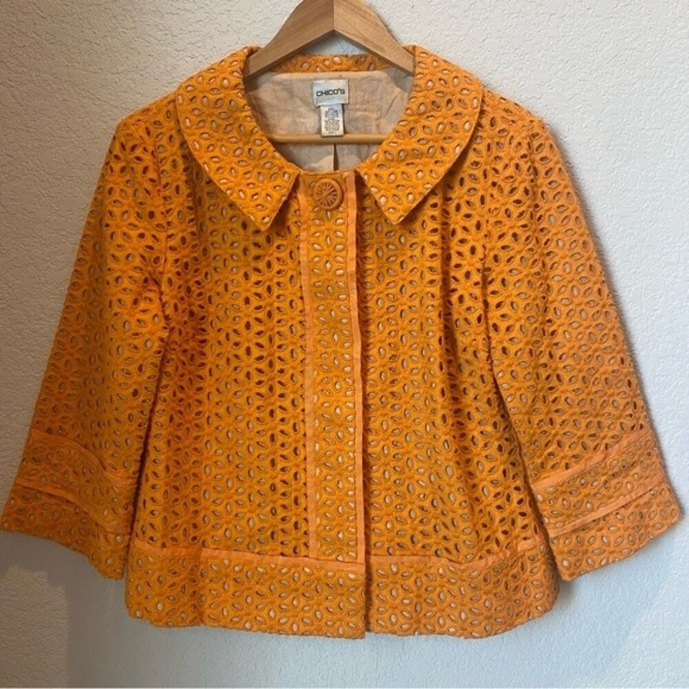 Chico’s Golden Yellow Eyelet Floral 3/4 Sleeve Blazer Jacket - Size M (1) - EUC